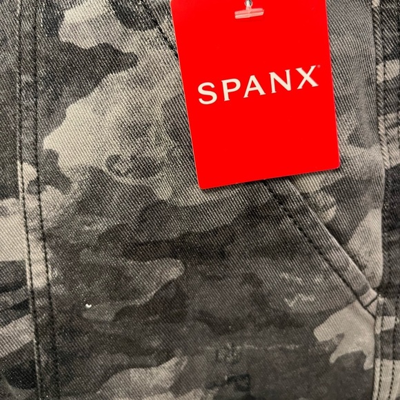 NEW SPANX- Stretch Mid Rise Twill Joggers - Picture 8 of 9